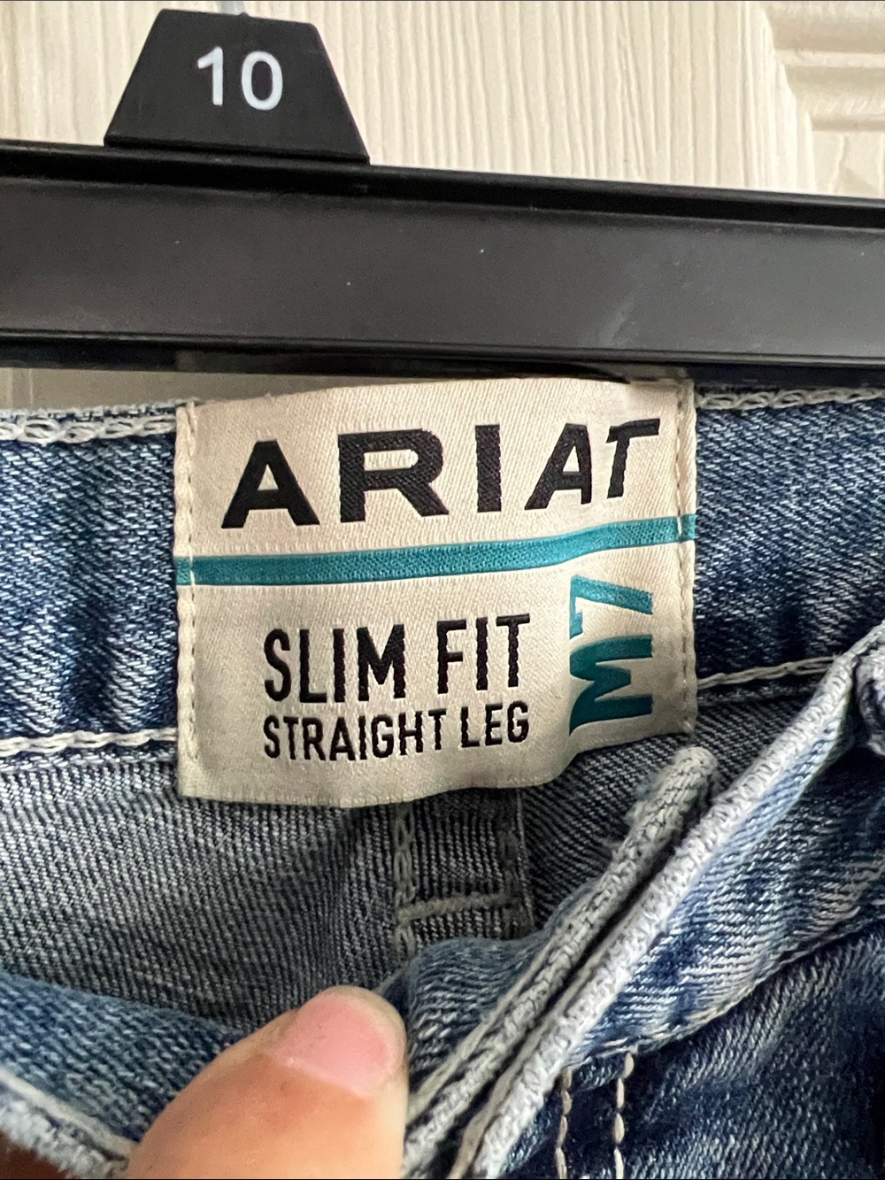 Ariat Men’s Straight Jeans in Medium Blue Wash - Picture 2 of 10